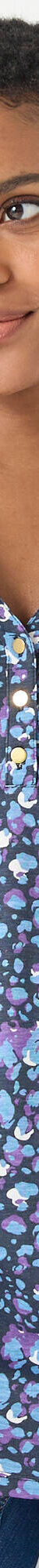 Tuniek met knoopkraag en dierenhuidprint (marine / ecru) Tuniek met knoopkraag en dierenhuidprint (marine / ecru)